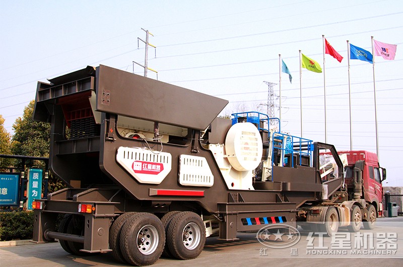 時產200噸小型移動破碎車，配顎破機，發(fā)往湖北市場