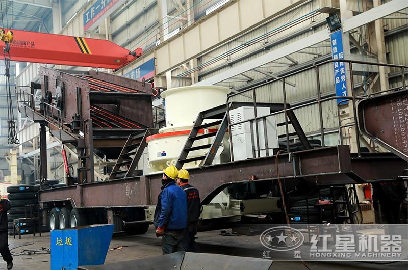 時產200噸小型移動破碎車，配制砂機，專業(yè)廠家，價格實惠
