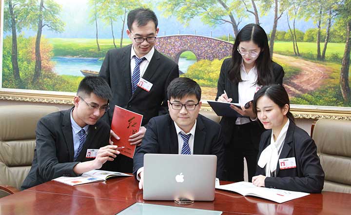 認(rèn)真商榷設(shè)計(jì)方案，為用戶提供更科學(xué)的投資方針