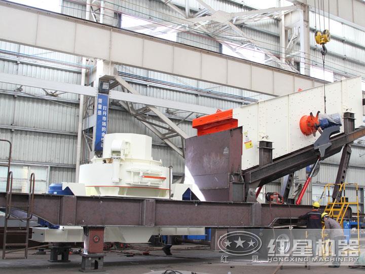 車載移動制砂篩分一體機(jī)套上車頭就能直接行走