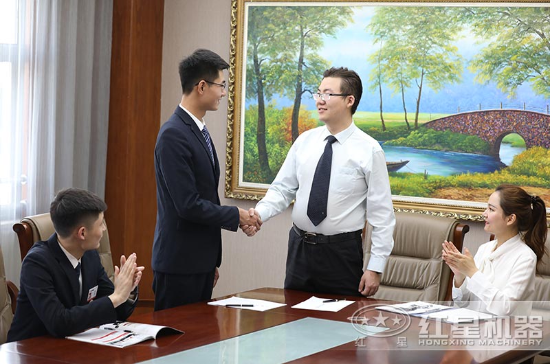 客戶來(lái)廠實(shí)地考察，簽訂合同 