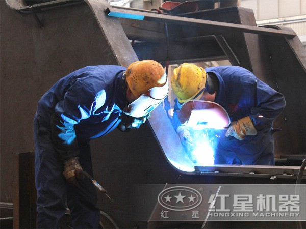 錘式破碎機(jī)匠心做工，質(zhì)量保證